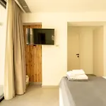 Lulu Lefkada *