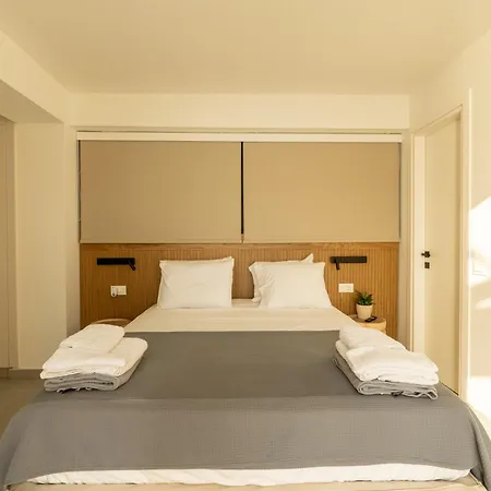 Lulu Lefkada * Kalamítsi